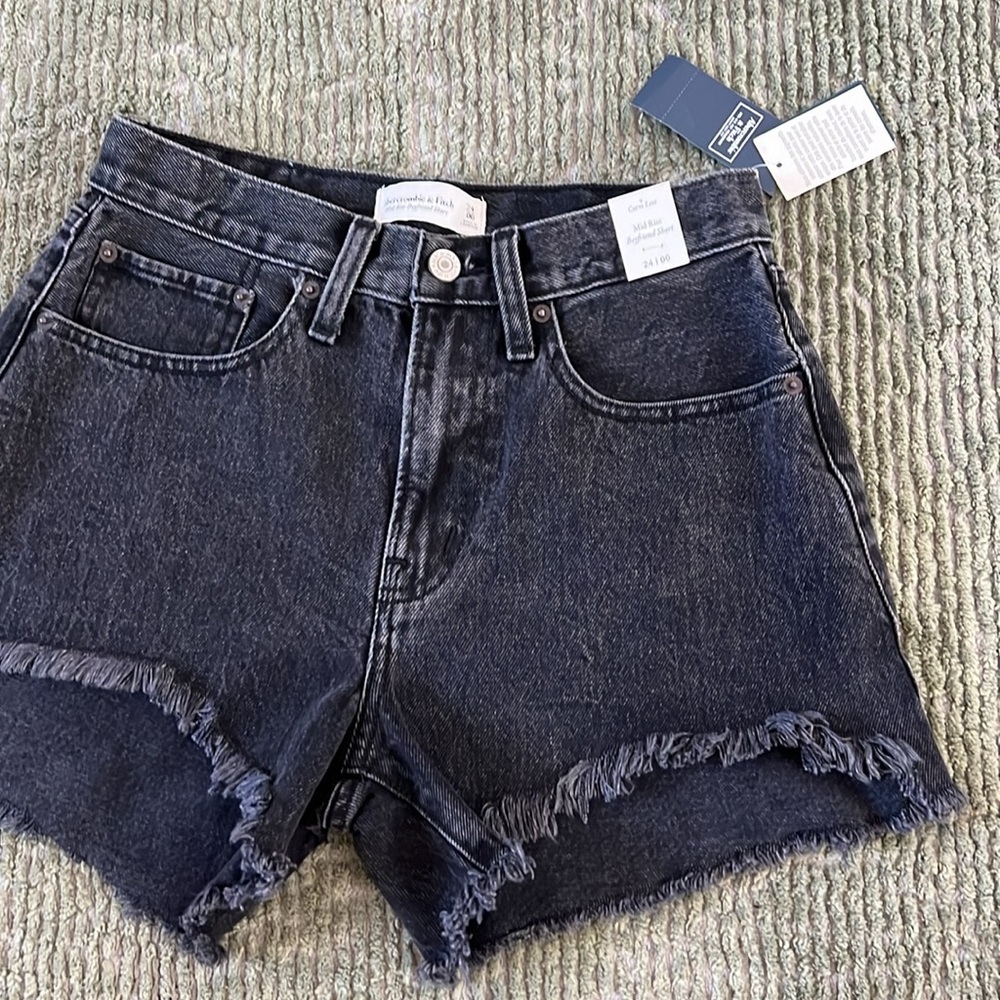 NWT Boyfriend Short Abercrombie and Fitch